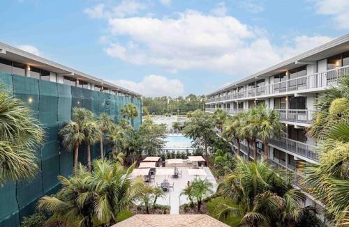 Kissimmee Apartment | Delightful 1BR Condo Next to Disney With Lake view