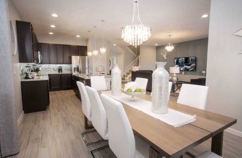Kissimmee House | DISNEY LUXURIOUS/5BD/POLL SONOMA WHITEROSE VILLA LUXURY MEETS AFFORDABILITY