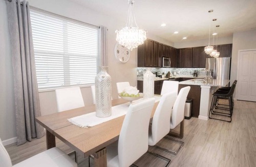 Kissimmee House | DISNEY LUXURIOUS/5BD/POLL SONOMA WHITEROSE VILLA LUXURY MEETS AFFORDABILITY