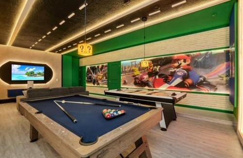 Kissimmee Villa | Dynamic 15 Bed With Character Bedrooms Pool, Spa! villa