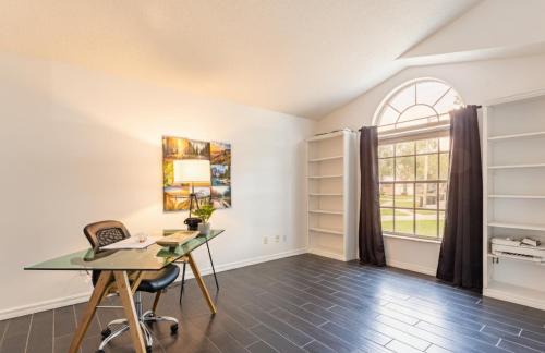 Orlando House | East Orlando Getaway - 3BR/2BTH - *Pool *Parking