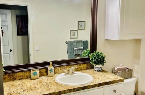 Airport North Apartment | Easy takeoffs