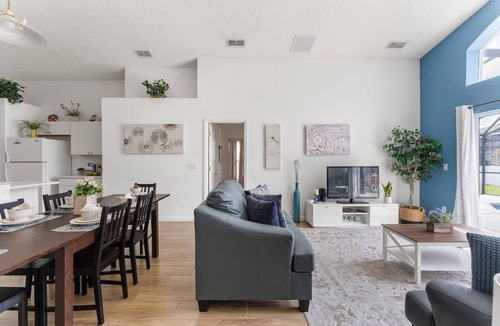 Seasons House | Entertaining Game Room 4BR Near Disney