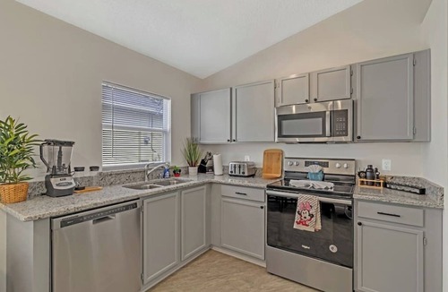 Clear Creek House | Entire Mouse House with Pool minutes from Disney!