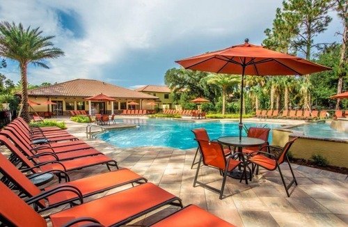 Four Corners Apartment | Everything You Need For The Perfect Vacation! Free Parking, Pool, Pet-friendly