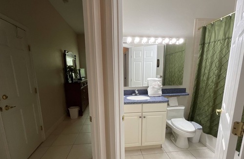 Ridgewood Lakes House | Executive Home in Gated Golf Community Near Disney