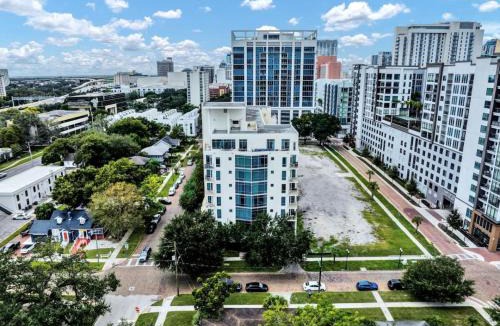 South Eola Apartment | Exquisite New Large 3BD2BTH