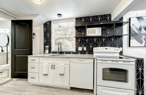 Wadeview Park House | Family-friendly 2br Wi-fi Pets Near Disney