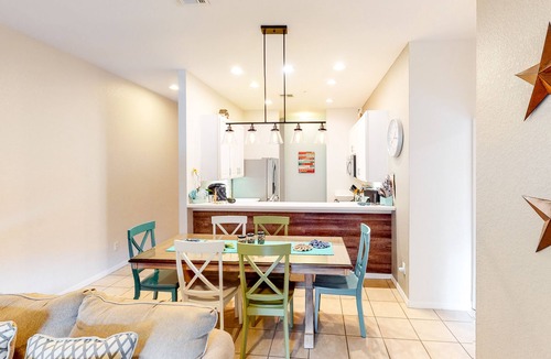 Bahama Bay Condo | Family-friendly condo near Disney w/shared pool, hot tub, tennis, & volleyball