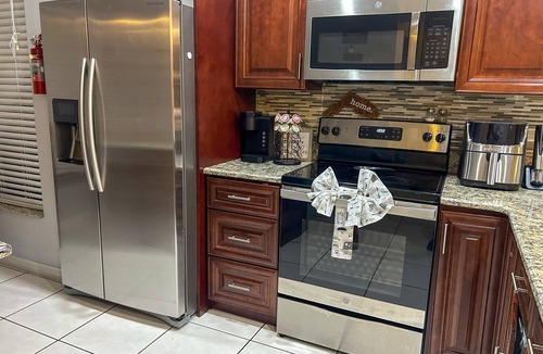 Buena Ventura Lakes House | Family Friendly Getaway ,Private Pool, Game Room, Fast Wi-Fi & Pet Friendly