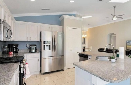 Orange Tree House | Family-friendly spacious 4bedroom house in Clermont with WiFi, AC & private pool