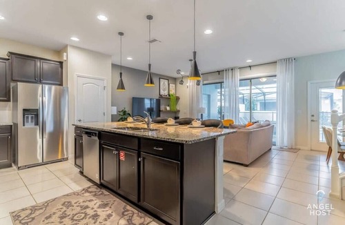 Four Corners House | Family Fun, Lazy River, Pool, Disney 15 min away