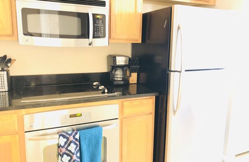 Kissimmee House | Fantastic 1900sq, 3 Mi to Disney, New POOL/Water Slide, Free parking/WiFi