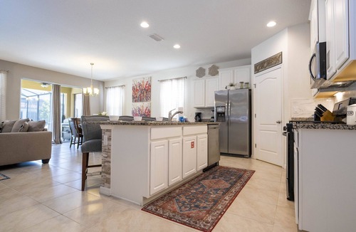 Loughman House | Fantastic 6 Bedroom Near Disney | Solterra Resort
