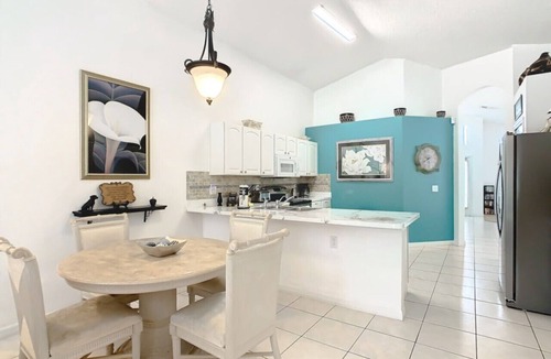 Seasons House | Free WIFI - Near Disney - Private Pool