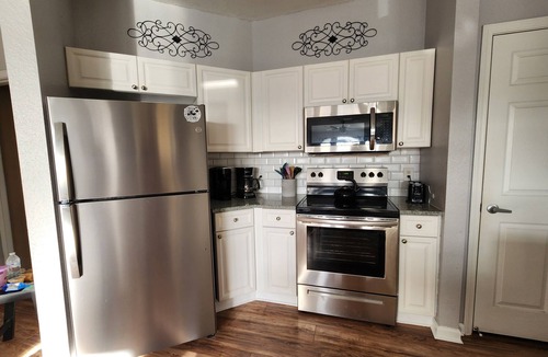 Loughman Condo | Get away from it all in a place that's close to it ALL! Renovated - near Disney!