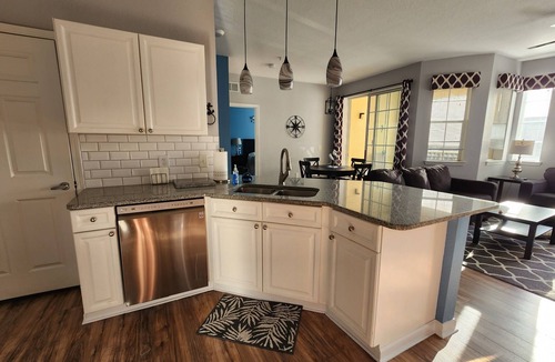 Loughman Condo | Get away from it all in a place that's close to it ALL! Renovated - near Disney!