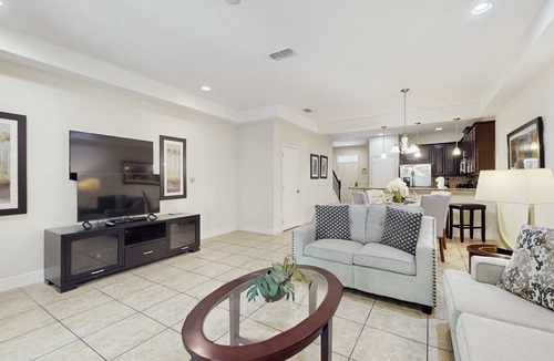 Four Corners House | Gorgeous Snowbird-friendly home with pool, hot tub, & gym - close to theme parks