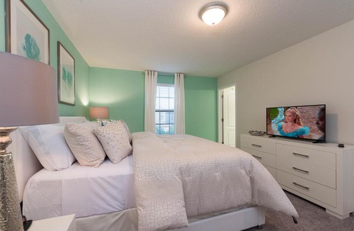 Loughman House | Grape Vine Getaway