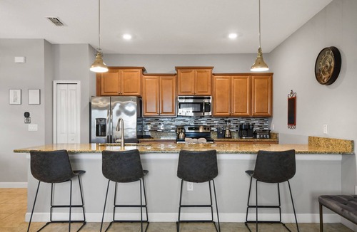 Kissimmee House | Great Location! Disney-Universal-Kid Gear-Free Pool Heat-Lake view- Family Fun