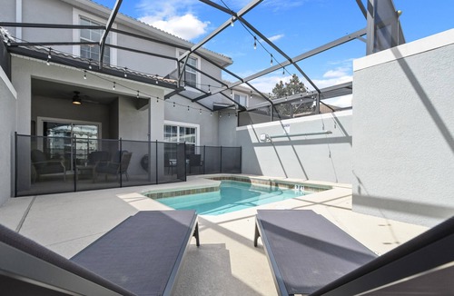 Kissimmee House | Great Location! Disney-Universal-Kid Gear-Free Pool Heat-Lake view- Family Fun