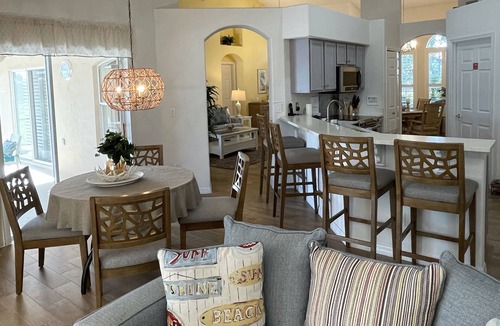 Orange Tree Villa | Hidden Waterfront Oasis - 18 minutes to the Disney Entrance!