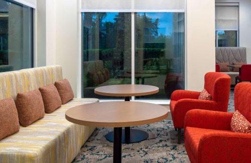 Florida Center Hotel | Hilton Garden Inn Orlando International Drive North