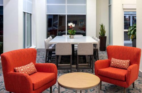 Florida Center Hotel | Hilton Garden Inn Orlando International Drive North
