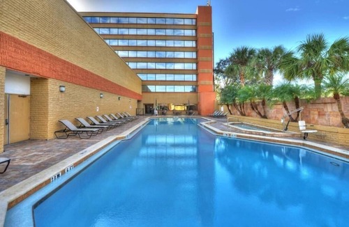 Altamonte Springs Apartment | King Room Near BioPlus Specialty Pharmacy ORL