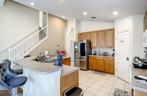 Kissimmee House | Kissimmee Lakeview Pool for Family, Silver Spurs, Turnpike, Disney; 14 guests