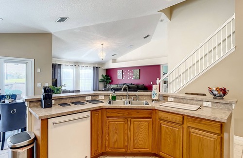 Kissimmee House | Kissimmee Lakeview Pool for Family, Silver Spurs, Turnpike, Disney; 14 guests