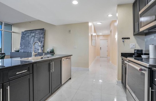 South Eola Apartment | Lake Eola Corner 3 BDRM Suite