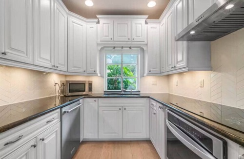 Southwest Orlando Apartment | Lake House + Pool, Dock, Walk to Universal Studios