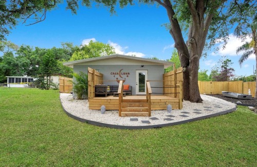 Conway Apartment | Lake view + 10min to dwtn + near parks + 2 guests!