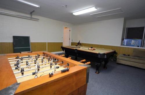 Cumbrian Lakes House | Lake View Pool & Spa Game Room Near Disney