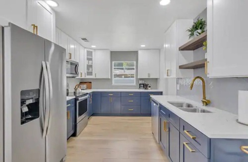 Clear Lake House | ☆LakeHouse 4 Bedroom Newly Renovated Heated pool ☆