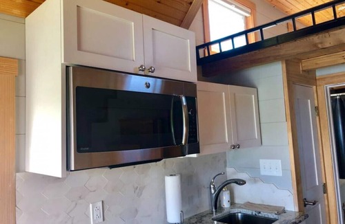 Northwest Orlando House | Lakeside Retreat · Lakeside Retreat Tiny House