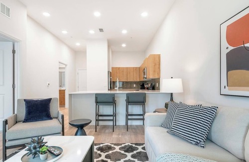 Florida Center Apartment | Landing at Deseo Grande - 1 Bedroom in Southwes.