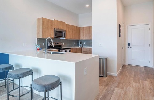 Florida Center Apartment | Landing at Deseo Grande - 1 Bedroom in Southwes.