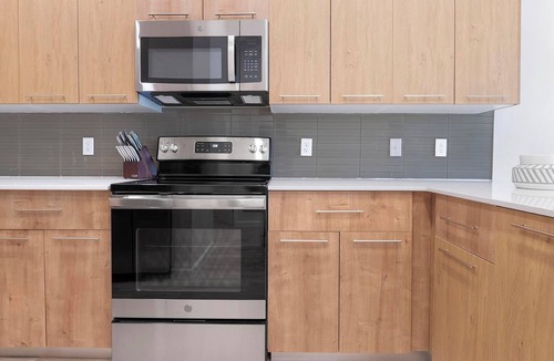 Florida Center Apartment | Landing | Beautiful 1BD, Clubhouse, Yoga Studio