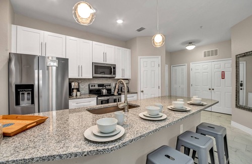 Windsor Hills Apartment | Last Minute Disney Getaway! Themed Bedrooms & Private Balcony. Book Now! #39420
