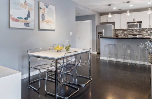 South Eola Condo | Lovely 2/2 Apartment in Downtown Orlando with parking