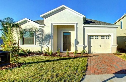 Davenport House | Lovely 4 Bd Providence at Victoria Woods-2353VD