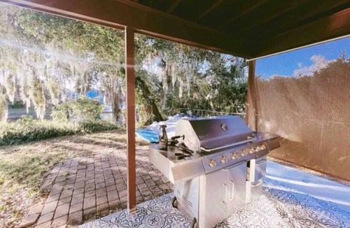 Catalina House | Luxe Lakefront downtown villa Universal Disney
