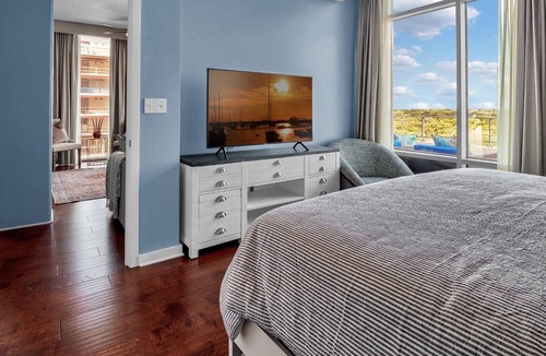 South Eola Apartment | Luxurious 2/2 Penthouse in downtown Orlando with a billiard room&oversized patio