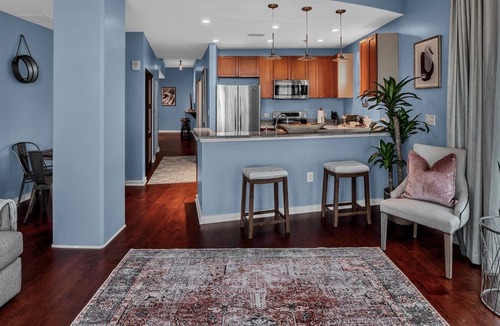 South Eola Apartment | Luxurious 2/2 Penthouse in downtown Orlando with a billiard room&oversized patio