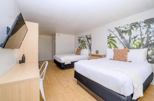 Kissimmee House | Luxury 2 Queen Suite - Pool - Minutes From Disney