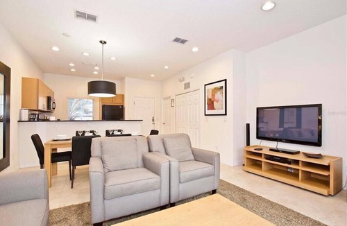 West Kissimmee House | Luxury Townhouse with hot tub in Encantada Resort.