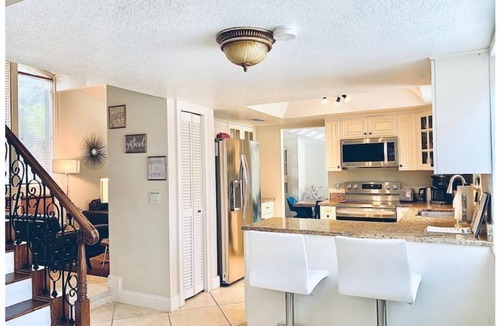 Orlando House | Mid-century Modern Villa w/Pool Near Universal