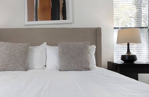 Lake Frederica Apartment | Modern Apartment in Prime Location (ID9246X31)